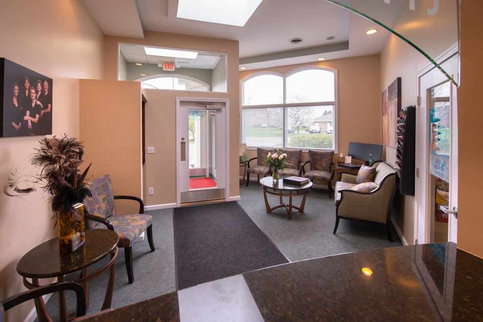 Center for Advanced Periodontal & Implant Care - Constantin Farah, DDS, MSD - Front Lobby